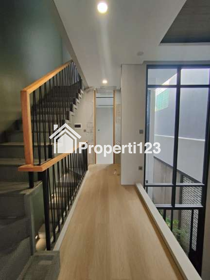 Rumah Baru 2 Lantai Rooftop di Pondok Bambu Duren Sawit Jakarta Timur - 3