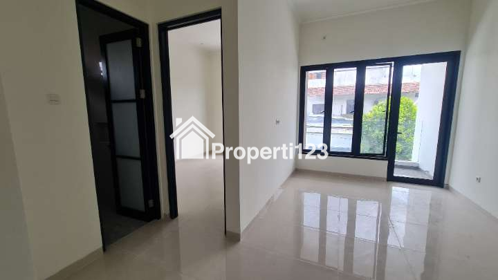 💥 PROMO SPESIAL : POTONGAN HARGA & FREE ALL BIAYA‼️ 💥 HUNIAN IDAMAN DI GAYUNGSARI SURABAYA SELATAN RUMAH MODERN BARU GRESS 2,5 LANTAI - 7