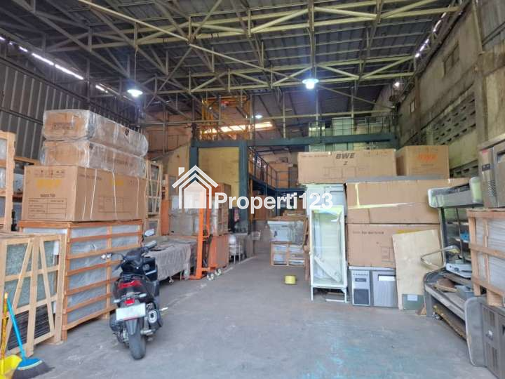 Gudang Hoek Strategis Cikiwul Bantar Gebang Narogong Bekasi - 2