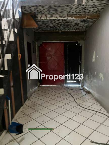 Di jual rumah di pucangsawit solo - 2