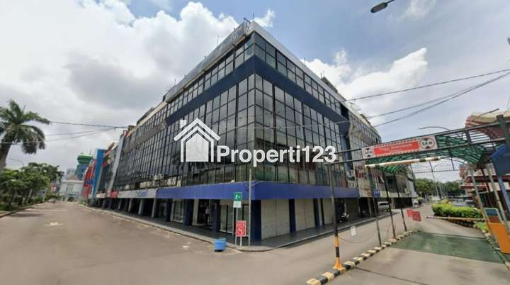 Ruko Gandeng Tiga Duta Merlin Hadap Jalan Gajah Mada Gambir Jakarta - 1