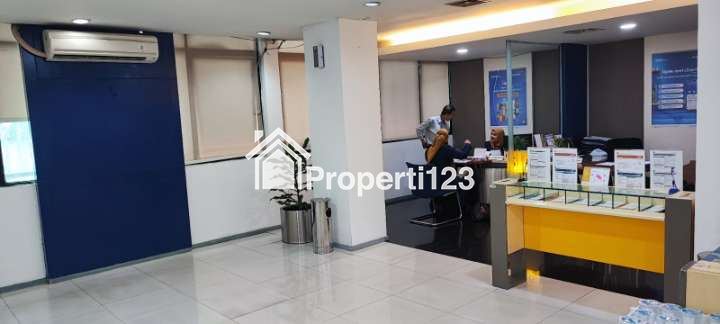 Ruko Gandeng Tiga Duta Merlin Hadap Jalan Gajah Mada Gambir Jakarta - 4
