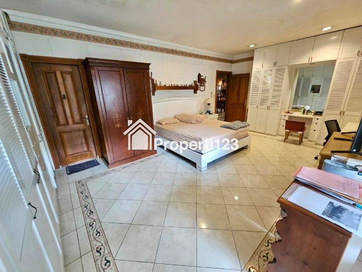 Dijual Rumah Cocok Untuk Usaha dan Kosan di Pondok Indah Jakarta Selatan - 5