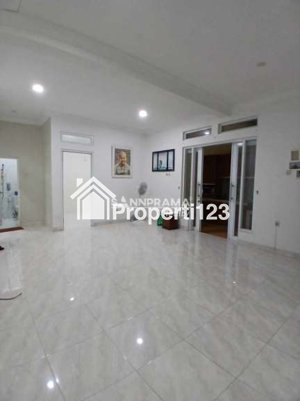 Rumah second murah tanah luas siap huni dlm cluster diPancoran Mas Depok - 3