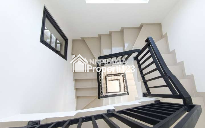 Rumah 2 lantai ada rooftop ready stock di Pondok Petir Depok - 5