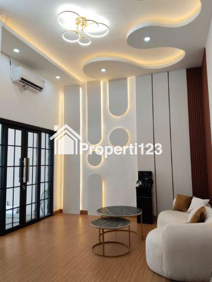 Disewakan Rumah Semi Furnished Baru Renovasi Minimalis Modern Lokasi Taman Sukodono Sidoarjo - 3