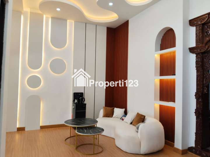 Disewakan Rumah Semi Furnished Baru Renovasi Minimalis Modern Lokasi Taman Sukodono Sidoarjo - 1
