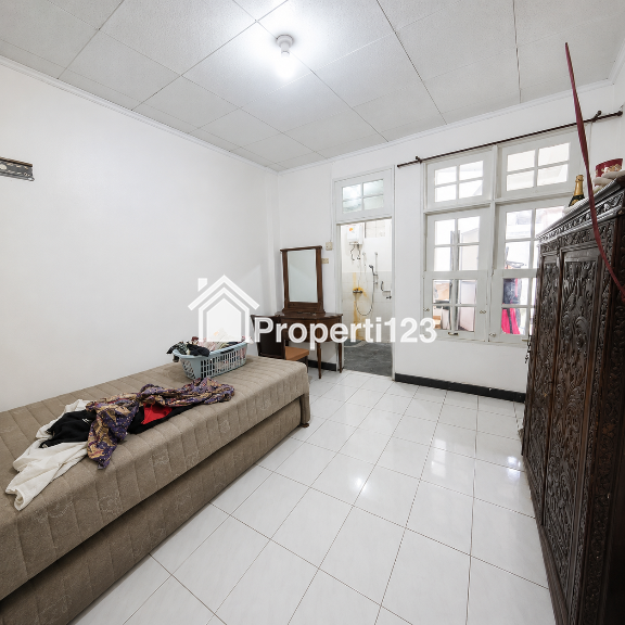 Rumah Disewakan di Menteng Dalam - 18