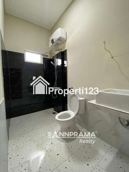 Rumah 2 lantai murah siap huni dp 0% lokasi strategis dilimo Depok - 6