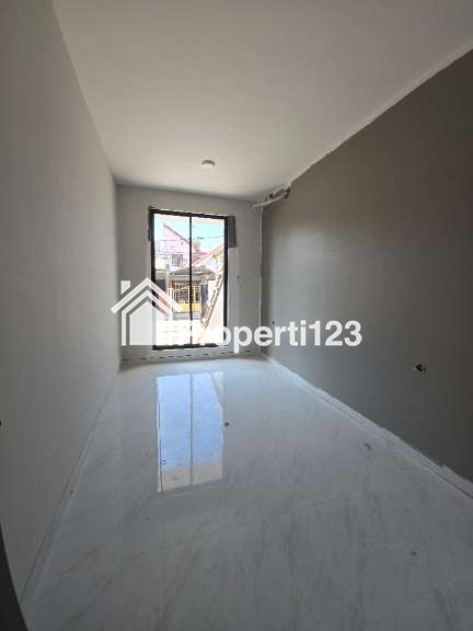 Rumah Baru Minimalis Modern Di Jemursari Wonocolo Surabaya - 10