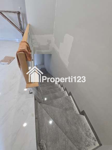 Rumah Baru Minimalis Modern Di Wisma Mukti Klampis Sukolilo Surabaya - 4