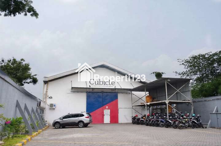Bangunan Usaha Gudang Raya Lidah Wetan Samping WBM - 5