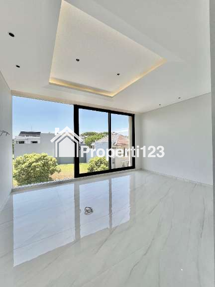 RUMAH MEWAH KONSEP VILLA BARU GRESS DI BUKIT GOLF MEDITERANIA SOMERSET CITRALAND SURABAYA - 9