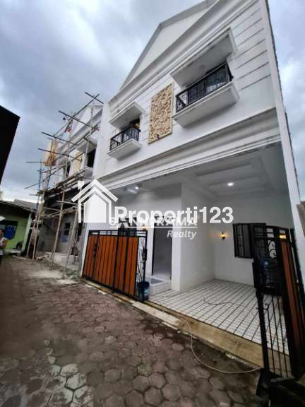 Rumah 2 lantai murah siap huni lokasi strategis dibeji depok - 2