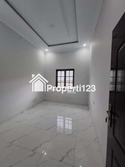 Rumah 2 lantai murah siap huni lokasi strategis dibeji depok - 11