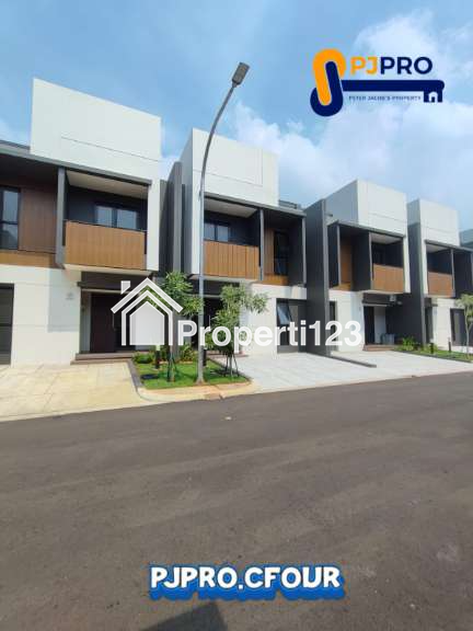 Dijual Rumah Terenovasi di Summarecon Crown Gading Cluster Regia - 2