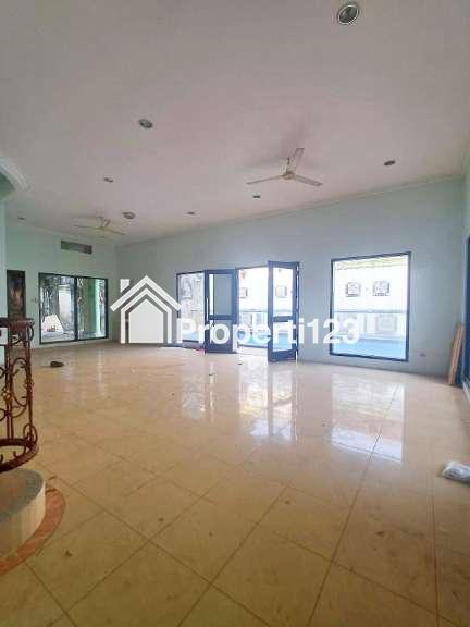 Dijual Rumah Second Strategis di Jagakarsa Jakarta Selatan Bonus Kolam Renang - 6