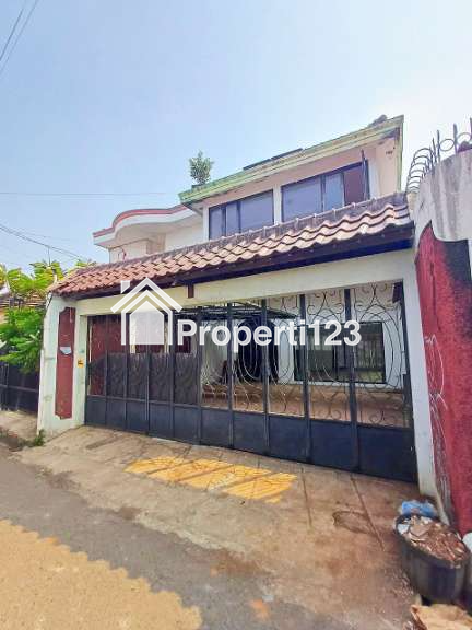 Dijual Rumah Second Strategis di Jagakarsa Jakarta Selatan Bonus Kolam Renang - 2