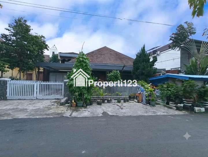 Rumah klasik di dekat pusat Kota Bandung, Sayap Jl. Riau - 2