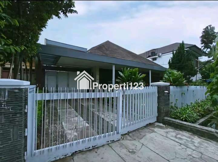 Rumah klasik di dekat pusat Kota Bandung, Sayap Jl. Riau - 1