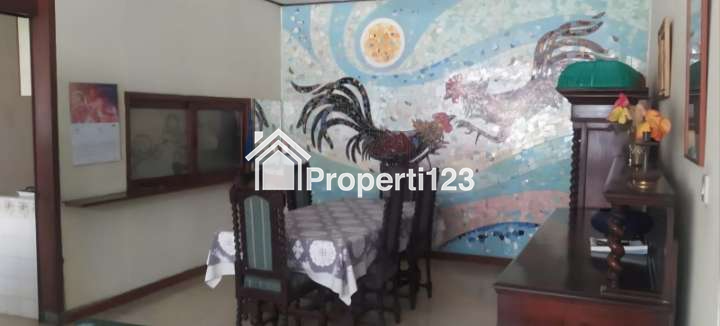 Rumah klasik di dekat pusat Kota Bandung, Sayap Jl. Riau - 7