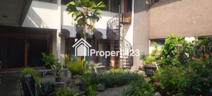 Rumah klasik di dekat pusat Kota Bandung, Sayap Jl. Riau - 4