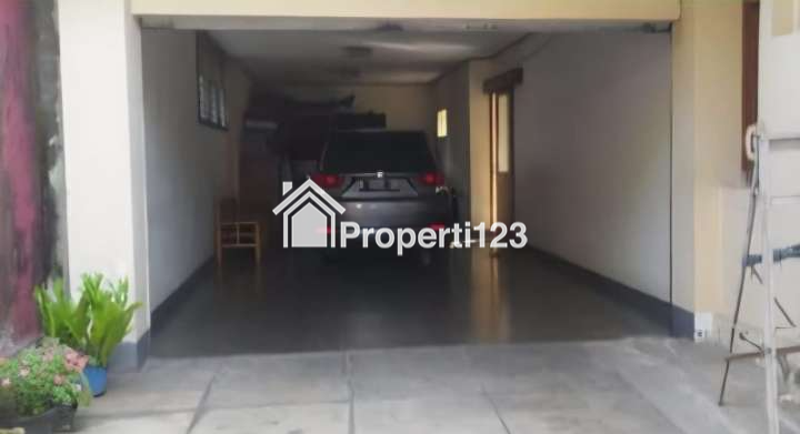 Rumah klasik di dekat pusat Kota Bandung, Sayap Jl. Riau - 8