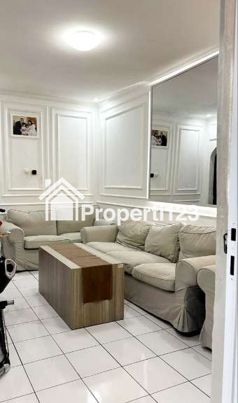 Rumah Klasik Tropis 3 Kamar Tidur 1 Kamar Mandi Carport Eksterior Interior Bersih Terawat Lingkungan Asri Tenang dan Aman di Antapani Bandung - 2