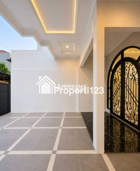 Rumah mewah 2 lantai dgn pool murah siap huni diTanah baru Depok - 2