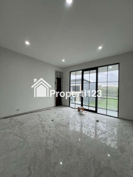 Rumah Mewah Baru Gress Siap Huni Lokasi Virgin Gorda Pakuwon City Surabaya - 9