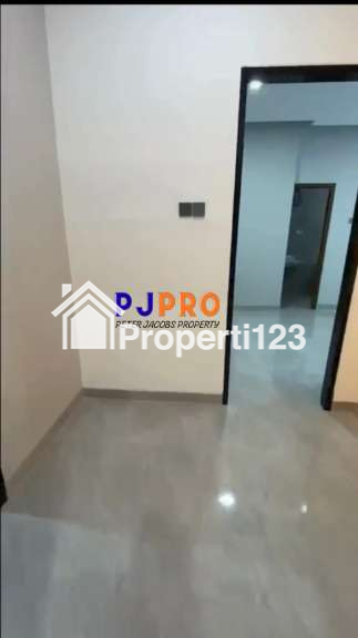 Disewakan Rumah Terenovasi di Summarecon Crown Gading Cluster Regia - 4