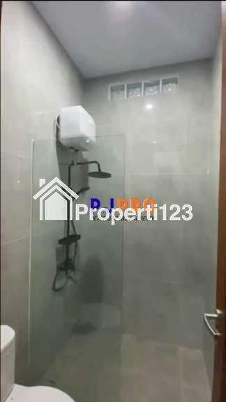Disewakan Rumah Terenovasi di Summarecon Crown Gading Cluster Regia - 5