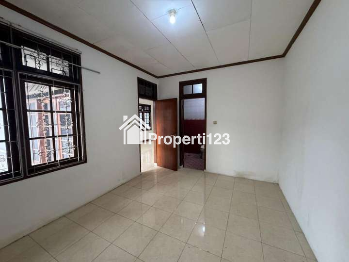 Rumah Disewakan 5 Kamar Tidur di Bukit Cinere Indah - 5