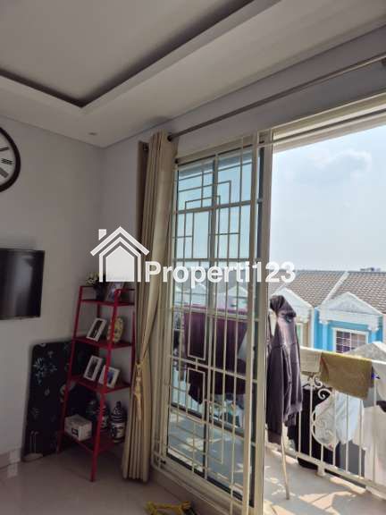 Dijual Cepat Rumah di Green Lake City Cluster West Europe, Tangerang - 2
