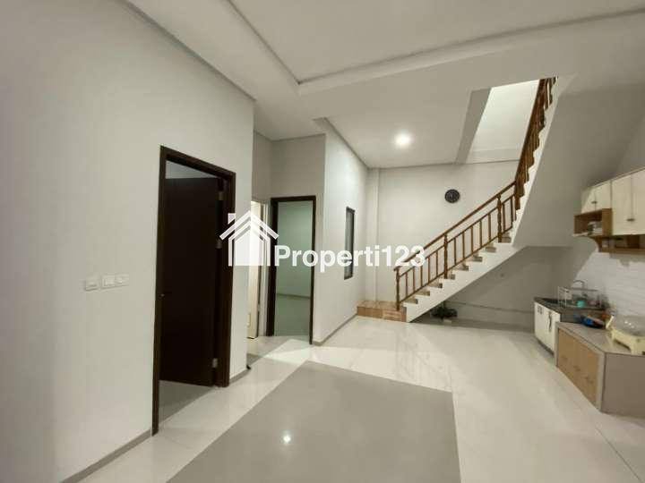 Disewakan Rumah 2 Lantai Cluster Neo Padma Graha Raya, Tangerang - 3