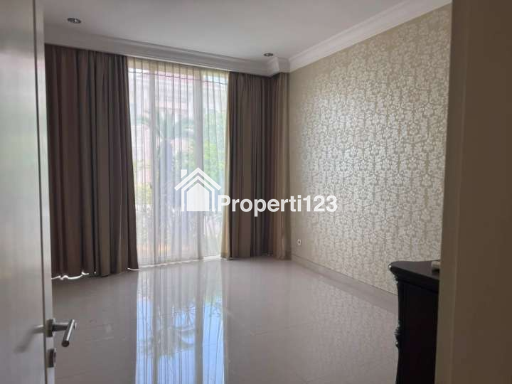 Rumah Minimalis Modern Di Perumahan Pakuwon Indah Surabaya Barat - 7