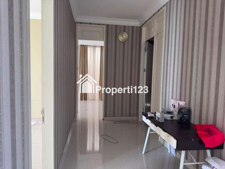 Rumah Minimalis Modern Di Perumahan Pakuwon Indah Surabaya Barat - 9