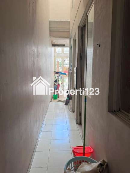 Rumah Minimalis Modern Di Perumahan Pakuwon Indah Surabaya Barat - 2