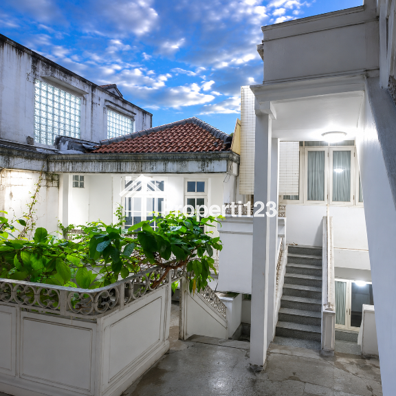 Rumah Disewakan di Menteng - 1