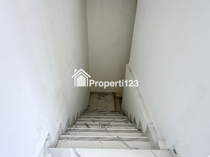 Dijual Ruko Baru, Pinggir Jalan di Duren Tiga Jakarta Selatan - 7