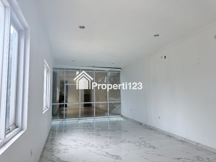 Dijual Ruko Baru, Pinggir Jalan di Duren Tiga Jakarta Selatan - 5
