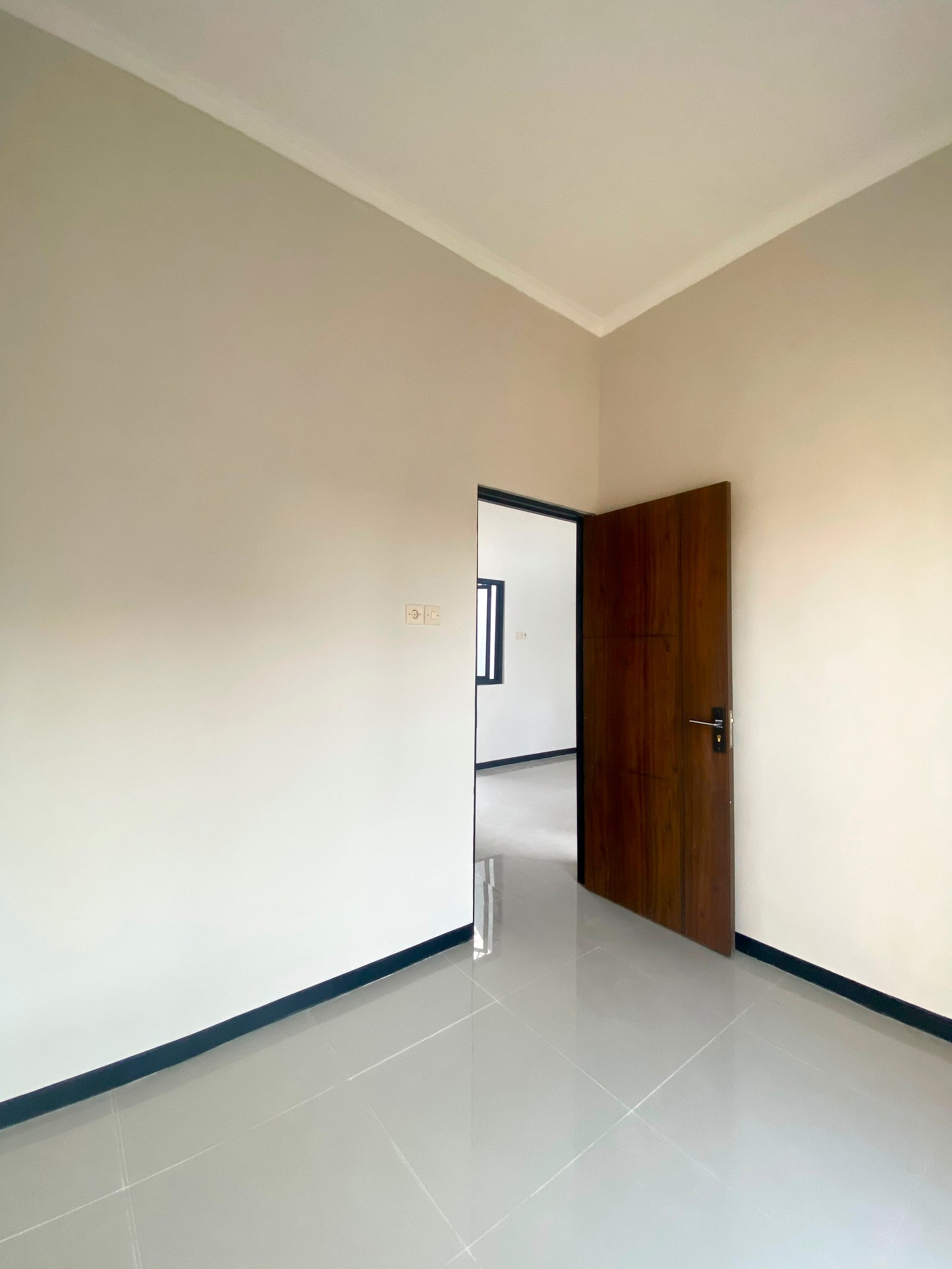 Disewakan Rumah Semi-Furnished Alana Regency Tambak Oso - 10