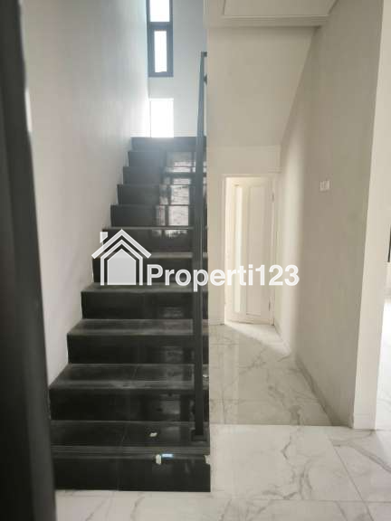 Rumah Baru Gress Lokasi Mulyosari Mulyorejo Surabaya Timur - 5