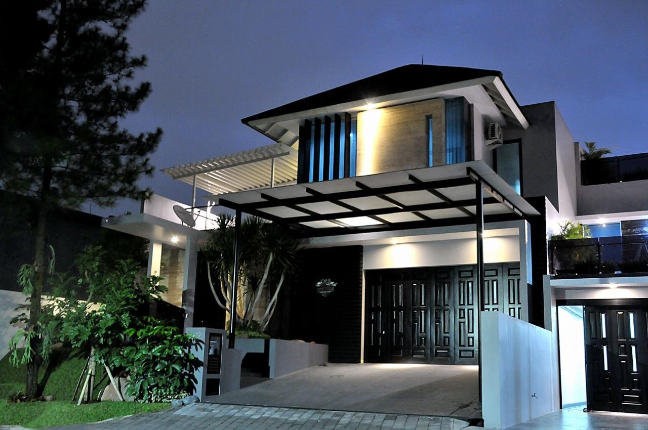 Rumah Mewah Dijual Di Riverside Malang, - 1