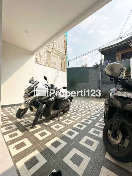 Rumah Modern 2 Lantai Strategis di Pondok Gede Bekasi - 2