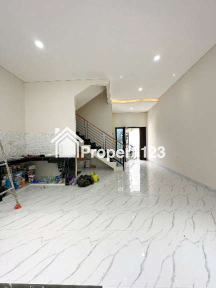 Rumah Modern 2 Lantai Strategis di Pondok Gede Bekasi - 3
