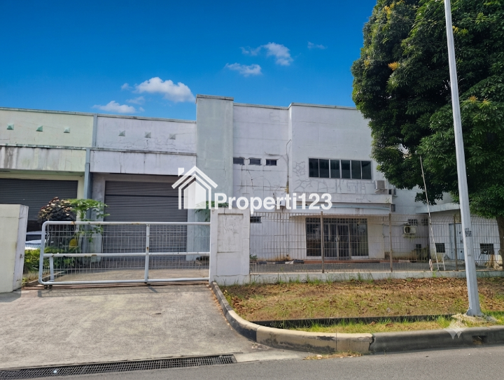 Gudang Ex Pabrik Super Strategis Kawasan Industri MM2100 Cibitung - 1