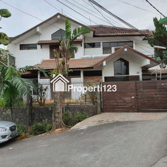 Dijual Rumah di Jl.Tosiga, Kebun Jeruk, Jakarta Barat - 1