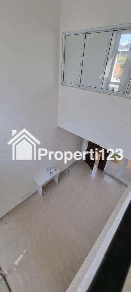 Dijual Rumah di Riviera Metland Puri - 8