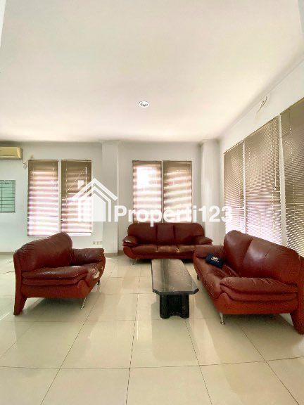 Dijual Mini Gedung Hoek di Duren Sawit Jakarta Timur - 3